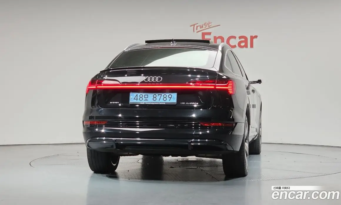 Audi e-tron 2023 0.2 автомат (гидро), фото 3 Audi e-tron 2023 0.2 автомат (гидро), фото 3