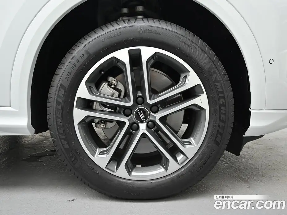 Audi Q5 2025 2.0 автомат (гидро), фото 5 Audi Q5 2025 2.0 автомат (гидро), фото 5
