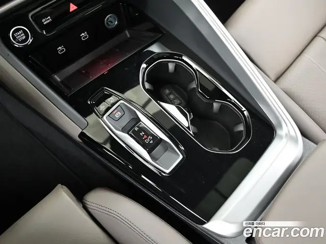 Audi Q5 2025 2.0 автомат (гидро), миниатюра 9 Audi Q5 2025 2.0 автомат (гидро), миниатюра 9