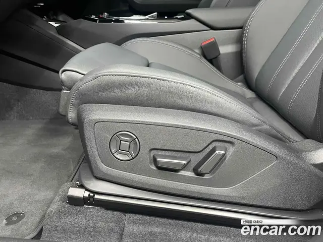 Audi Q6 e-tron 2025 автомат (гидро), миниатюра 12