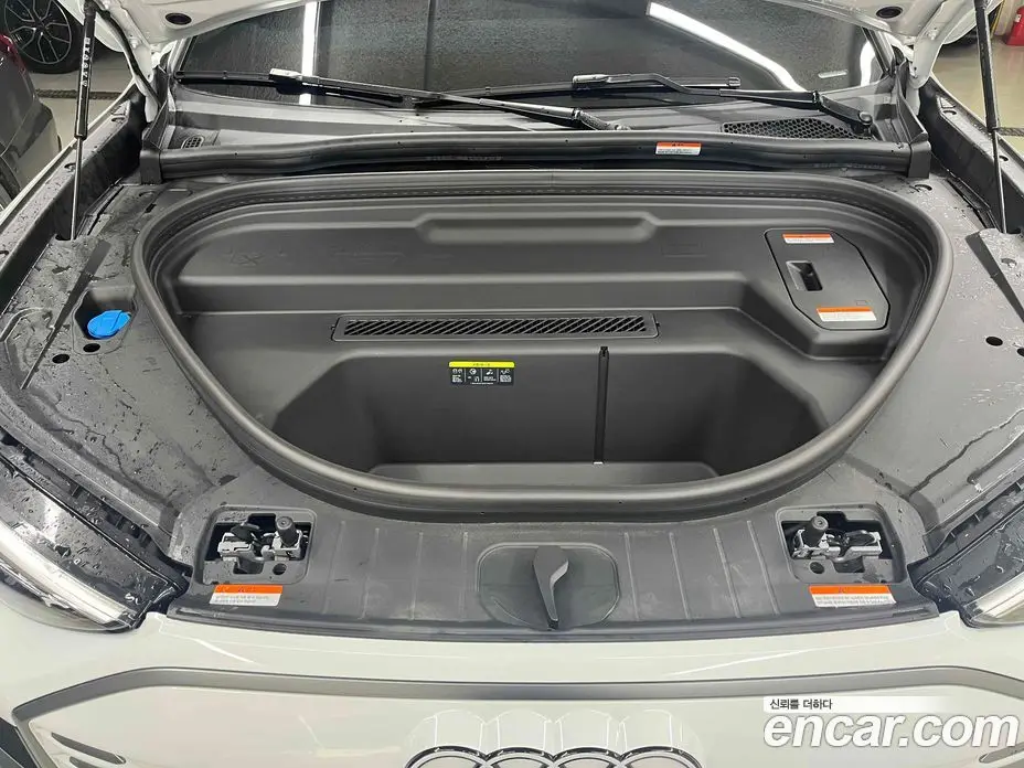 Audi Q6 e-tron 2025 автомат (гидро), фото 6 Audi Q6 e-tron 2025 автомат (гидро), фото 6