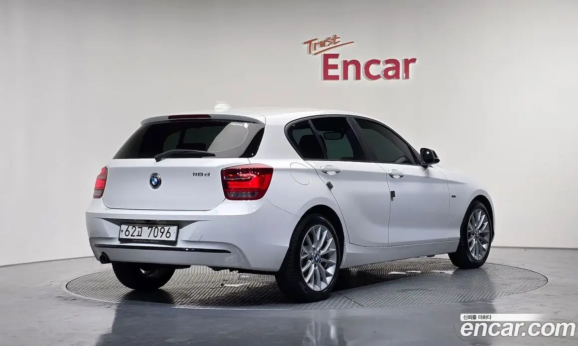 BMW 1 серия 2015 2.0 автомат (гидро), фото 1 BMW 1 серия 2015 2.0 автомат (гидро), фото 1