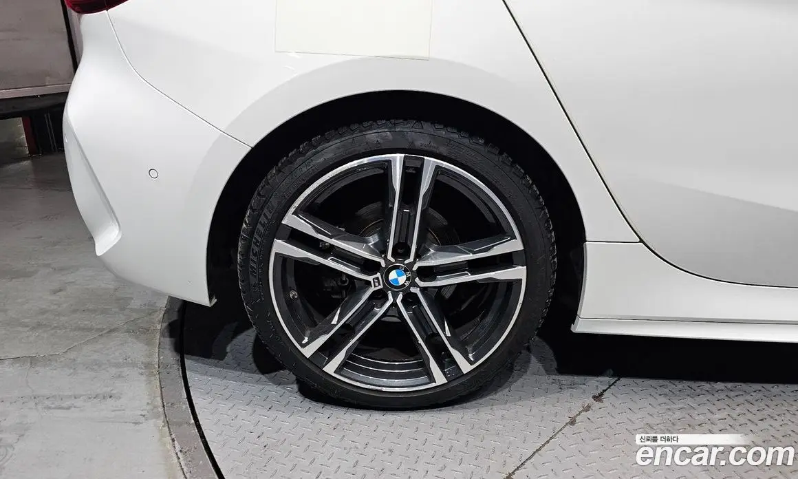 BMW 1 серия 2020 2.0 автомат (гидро), фото 5