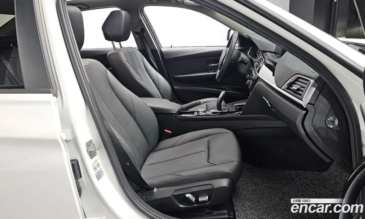BMW 3 серия 2018 2.0 автомат (гидро), фото 16 BMW 3 серия 2018 2.0 автомат (гидро), фото 16