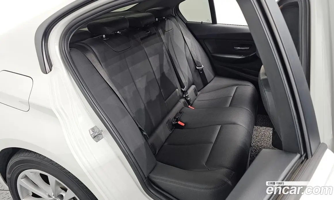 BMW 3 серия 2018 2.0 автомат (гидро), фото 17 BMW 3 серия 2018 2.0 автомат (гидро), фото 17