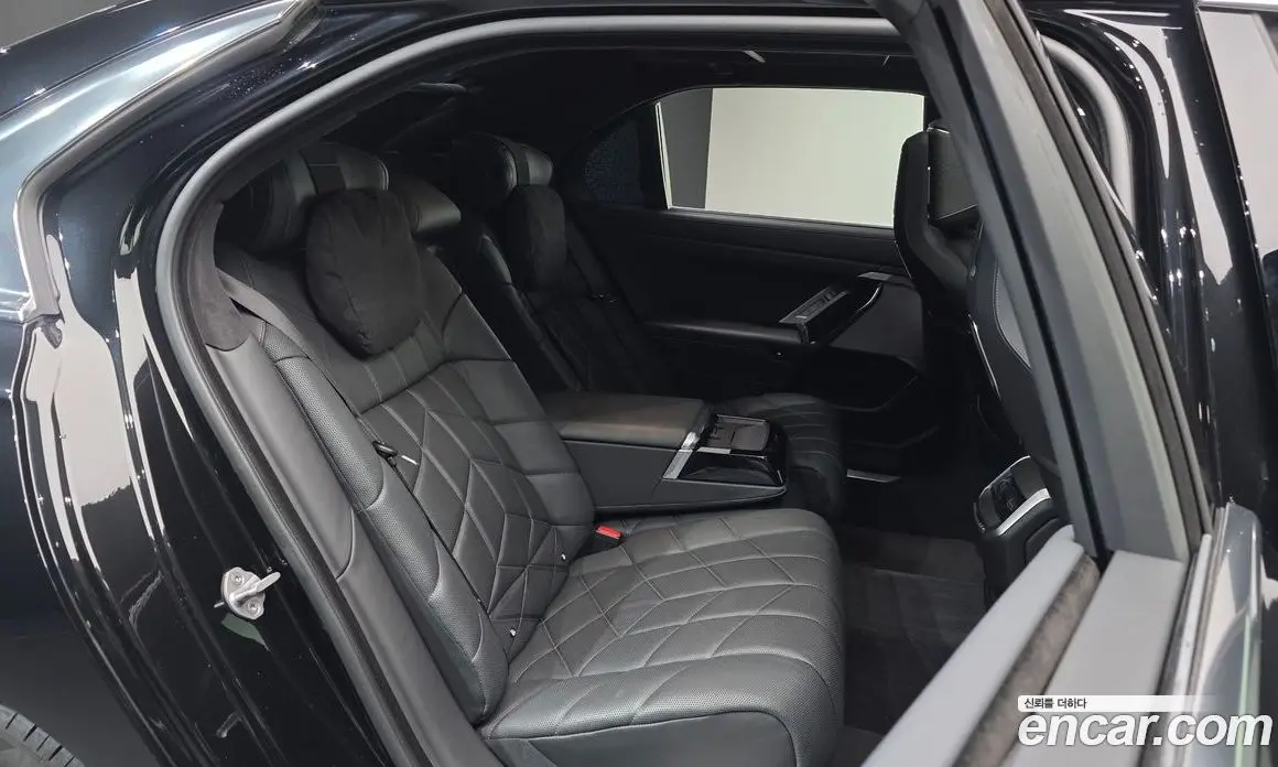 BMW 7 серия 2023 3.0 автомат (гидро), фото 12