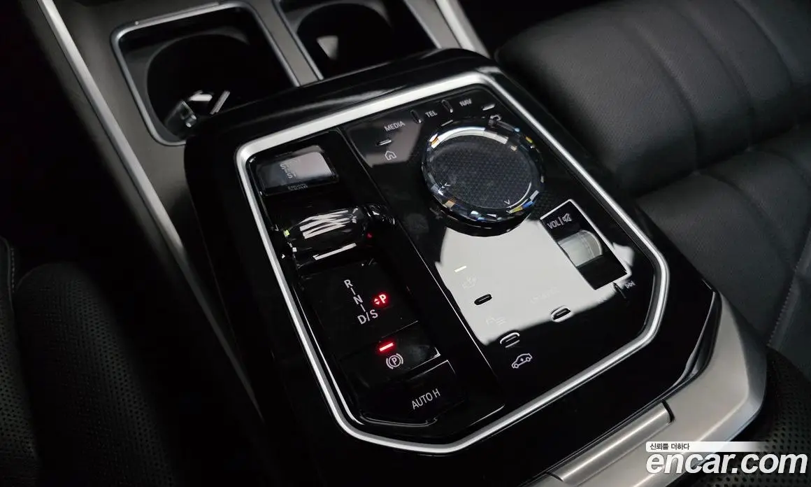 BMW 7 серия 2023 3.0 автомат (гидро), фото 9
