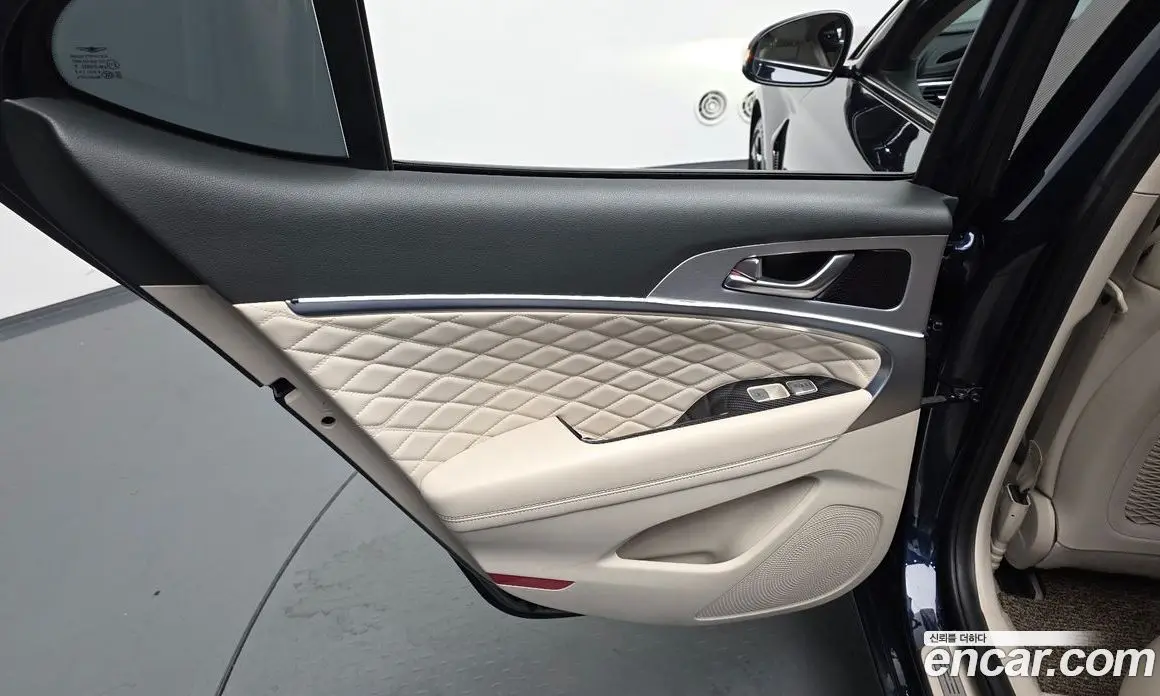 Genesis G70 2018 3.3 автомат (гидро), фото 14 Genesis G70 2018 3.3 автомат (гидро), фото 14