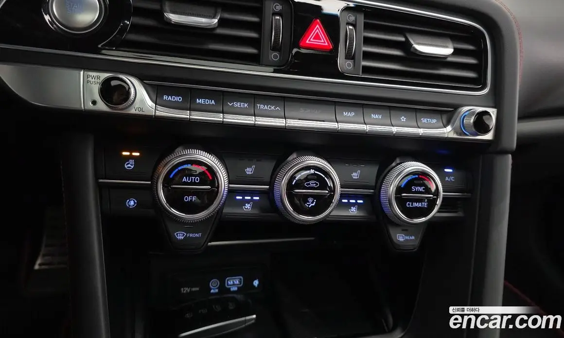 Genesis G70 2019 2.0 автомат (гидро), фото 16 Genesis G70 2019 2.0 автомат (гидро), фото 16