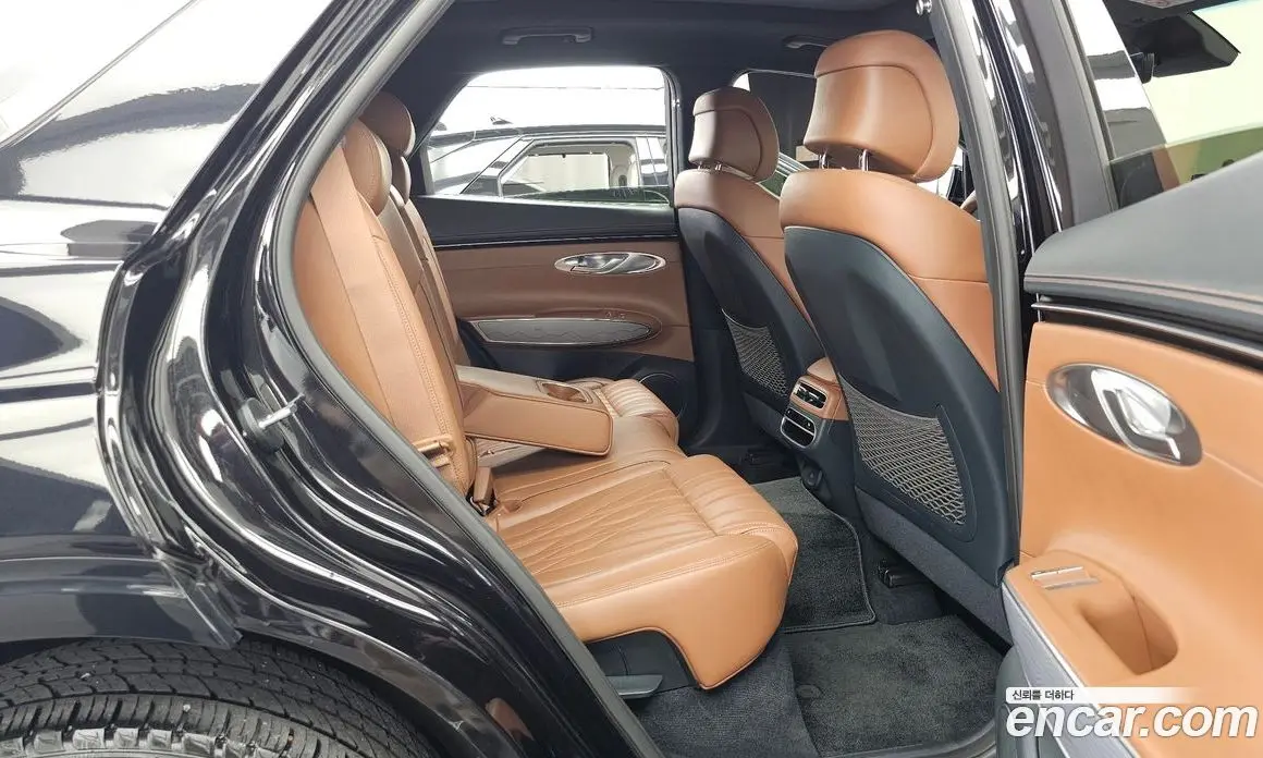 Genesis GV70 2022 2.5 автомат (гидро), фото 12 Genesis GV70 2022 2.5 автомат (гидро), фото 12