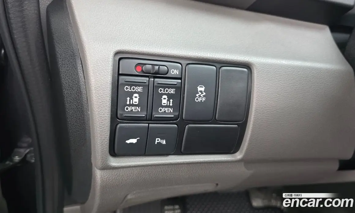 Honda Odyssey 2016 3.5 автомат (гидро), фото 16 Honda Odyssey 2016 3.5 автомат (гидро), фото 16