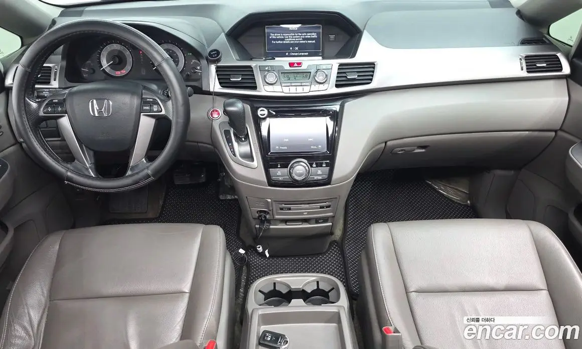 Honda Odyssey 2016 3.5 автомат (гидро), фото 7 Honda Odyssey 2016 3.5 автомат (гидро), фото 7