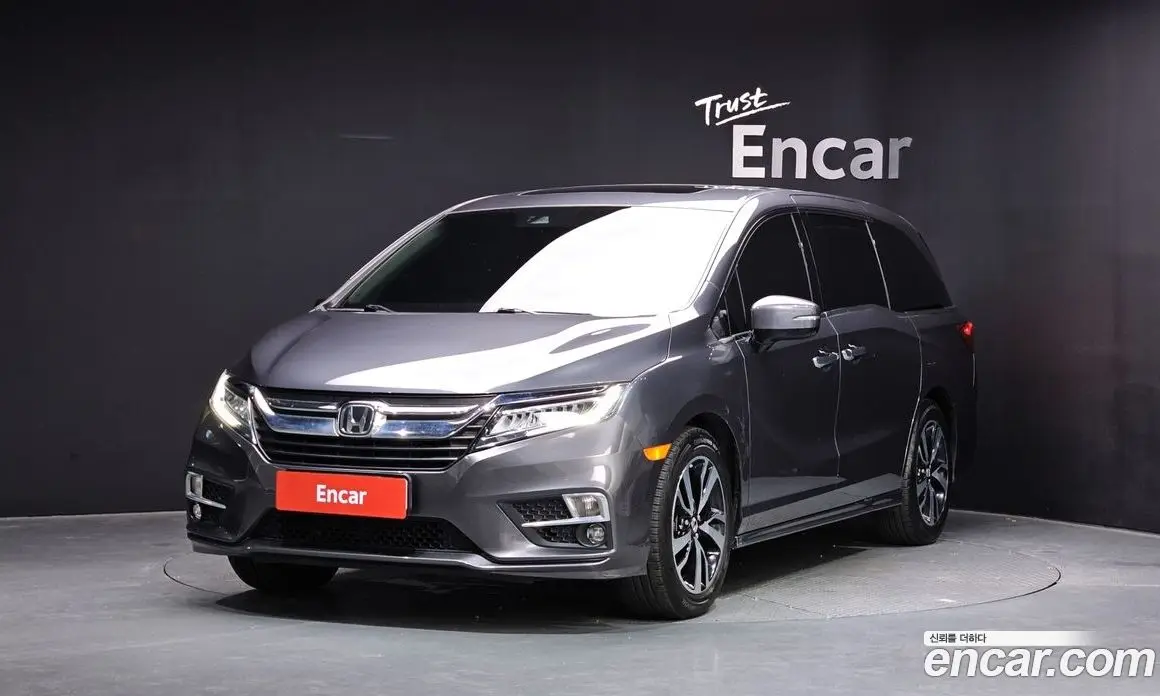 Honda Odyssey 2017 3.5 автомат (гидро), фото 1 Honda Odyssey 2017 3.5 автомат (гидро), фото 1