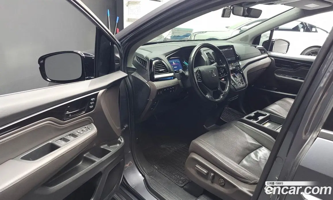 Honda Odyssey 2017 3.5 автомат (гидро), фото 10 Honda Odyssey 2017 3.5 автомат (гидро), фото 10