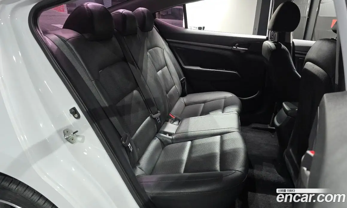 Hyundai Avante 2018 1.6 автомат (гидро), фото 11 Hyundai Avante 2018 1.6 автомат (гидро), фото 11
