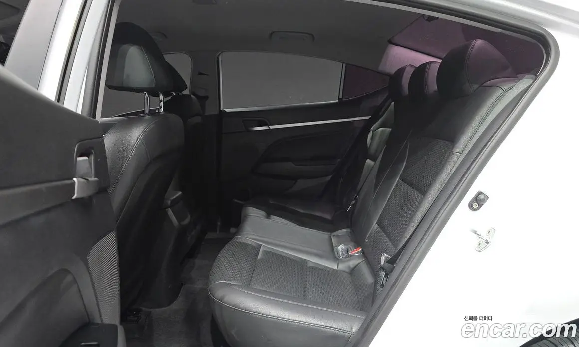 Hyundai Avante 2018 1.6 автомат (гидро), фото 12 Hyundai Avante 2018 1.6 автомат (гидро), фото 12