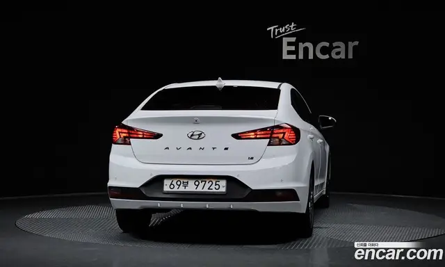 Hyundai Avante 2018 1.6 автомат (гидро), миниатюра 4 Hyundai Avante 2018 1.6 автомат (гидро), миниатюра 4