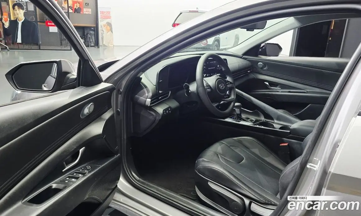 Hyundai Avante 2021 1.6 автомат (гидро), фото 13