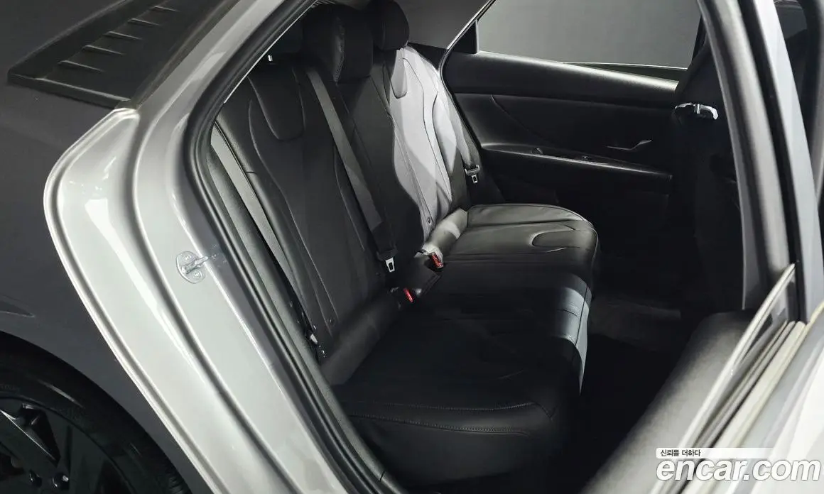 Hyundai Avante 2021 1.6 автомат (гидро), фото 18