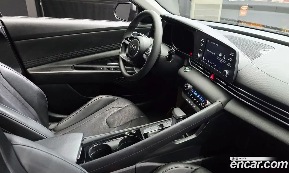 Hyundai Avante 2021 1.6 автомат (гидро), фото 19