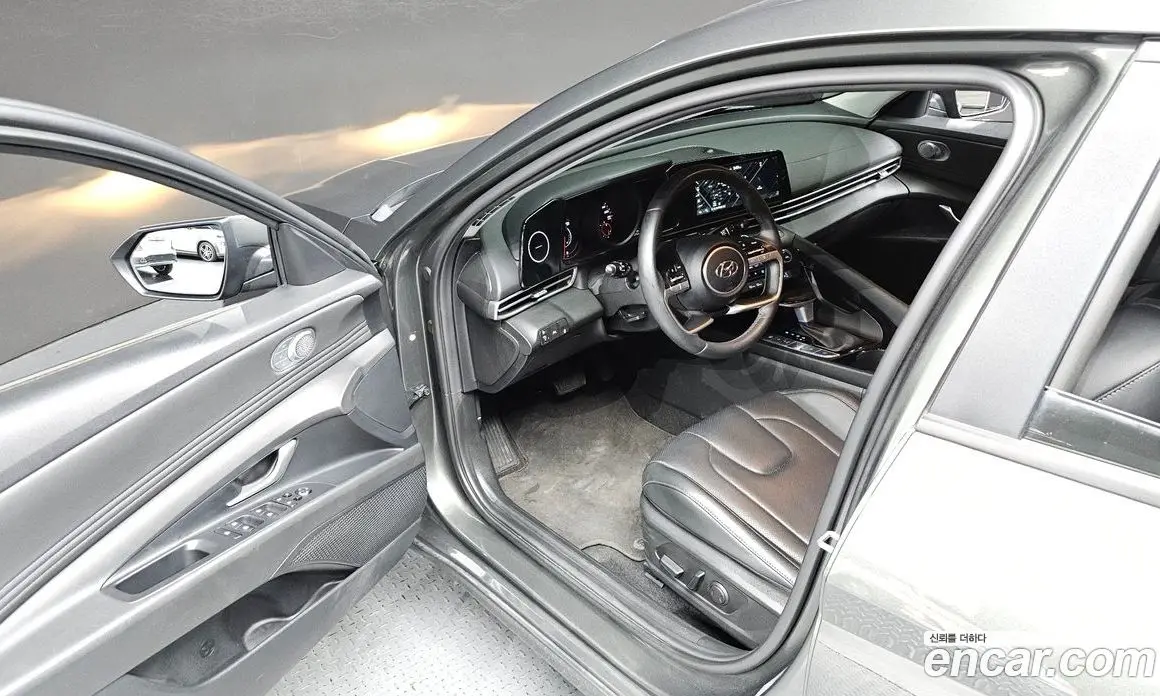 Hyundai Avante 2023 1.6 автомат (гидро), фото 12