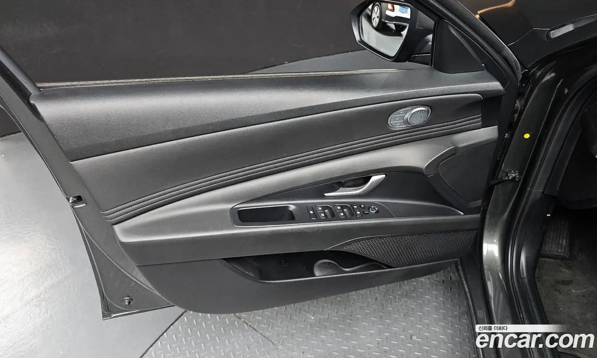 Hyundai Avante 2023 1.6 автомат (гидро), фото 13