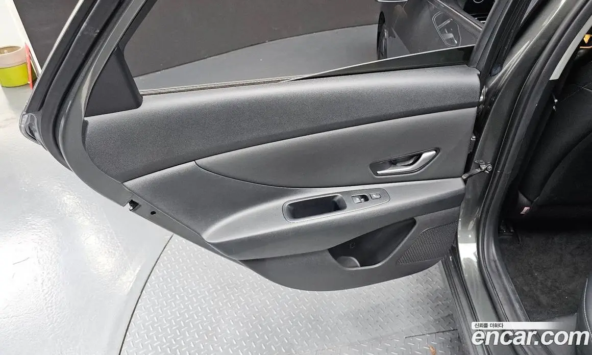 Hyundai Avante 2023 1.6 автомат (гидро), фото 14