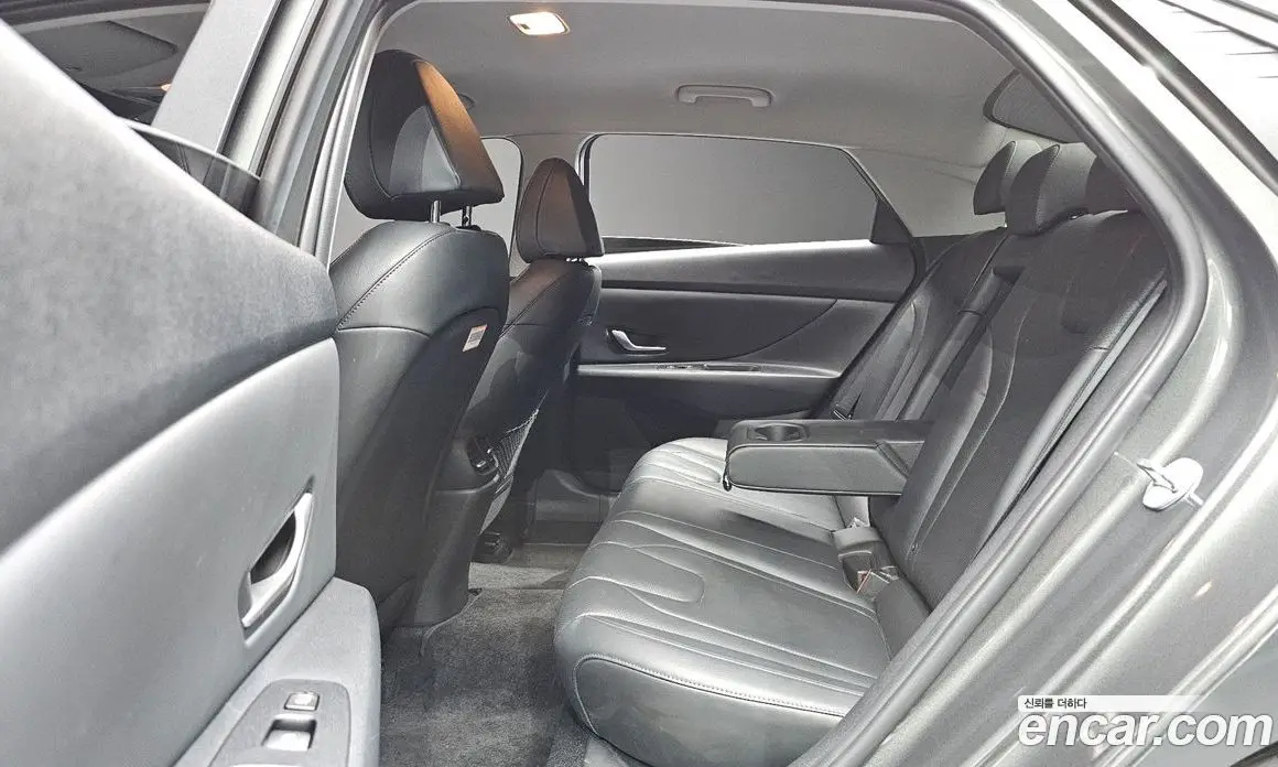 Hyundai Avante 2023 1.6 автомат (гидро), фото 16