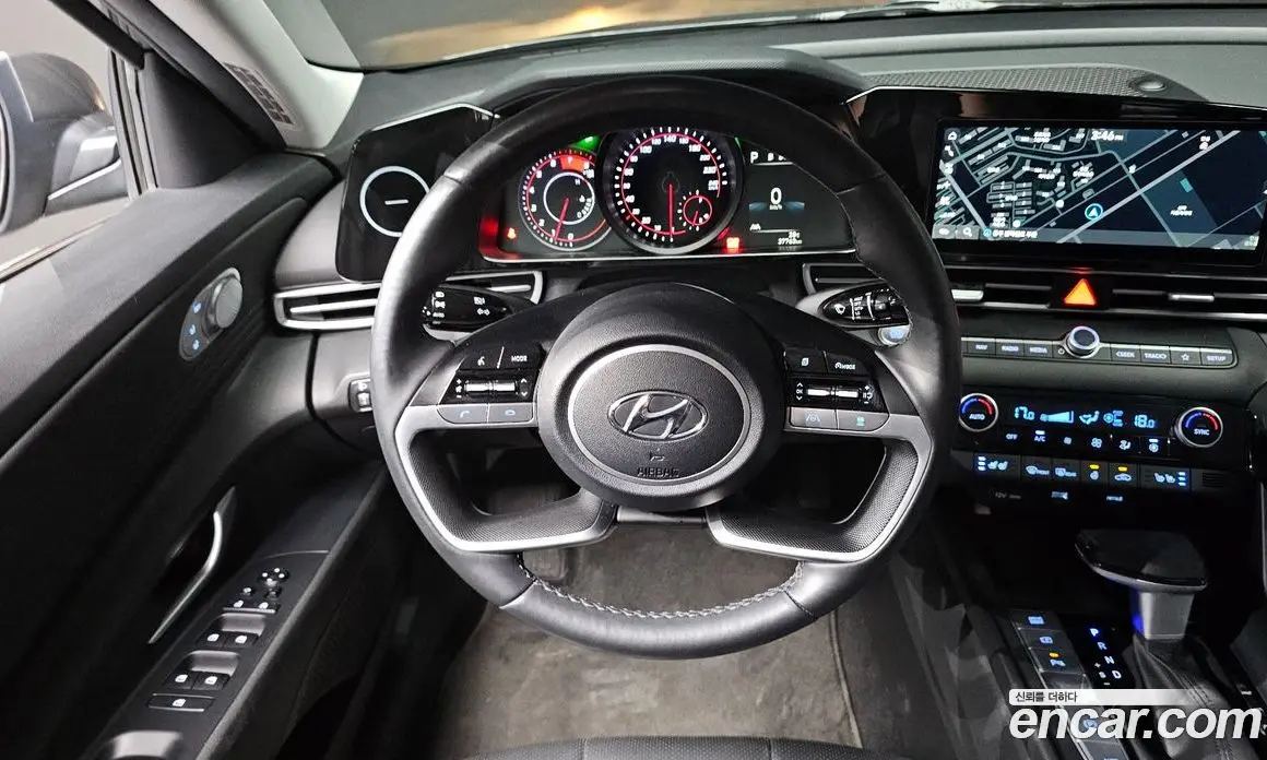Hyundai Avante 2023 1.6 автомат (гидро), фото 17