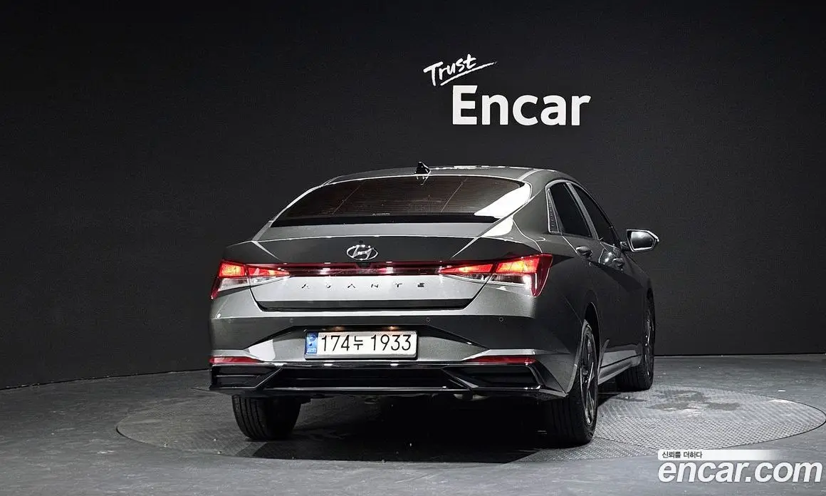 Hyundai Avante 2023 1.6 автомат (гидро), фото 3