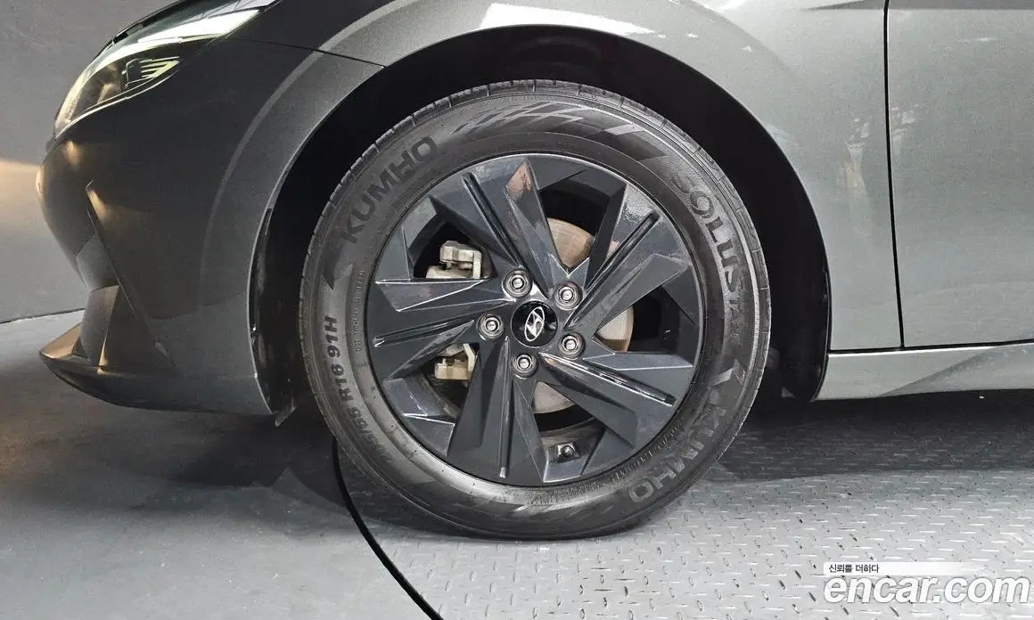 Hyundai Avante 2023 1.6 автомат (гидро), фото 4