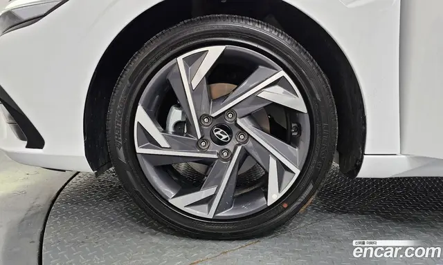 Hyundai Avante 2026 1.6 автомат (гидро), миниатюра 5