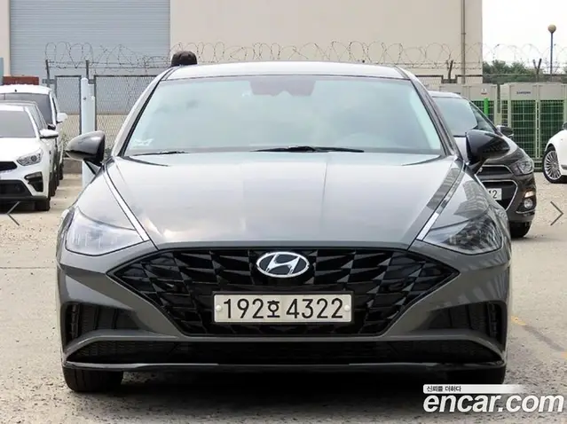 Hyundai Sonata 2022 2.0 автомат (гидро), миниатюра 1 Hyundai Sonata 2022 2.0 автомат (гидро), миниатюра 1
