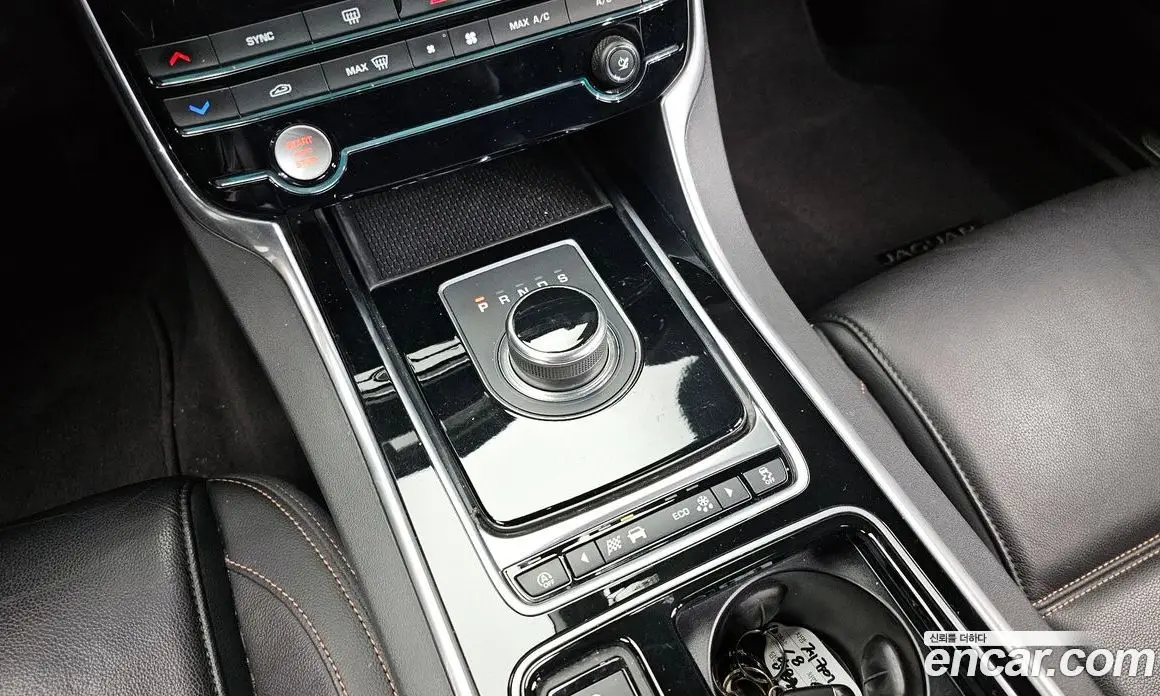 Jaguar XE 2018 2.0 автомат (гидро), фото 9 Jaguar XE 2018 2.0 автомат (гидро), фото 9