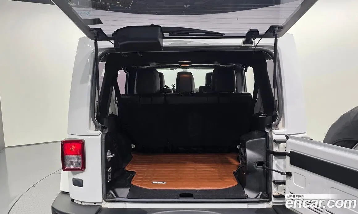 Jeep Wrangler 2012 2.8 автомат (гидро), фото 20