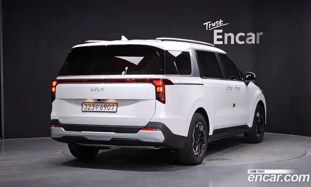 Kia Carnival 2024 2.2 автомат (гидро), миниатюра 2