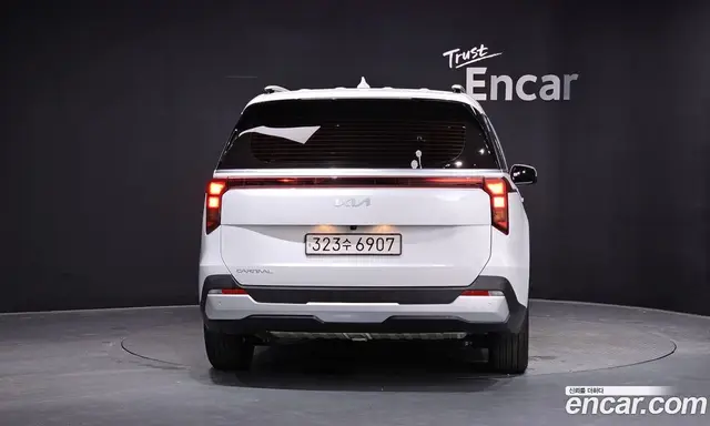 Kia Carnival 2024 2.2 автомат (гидро), миниатюра 4