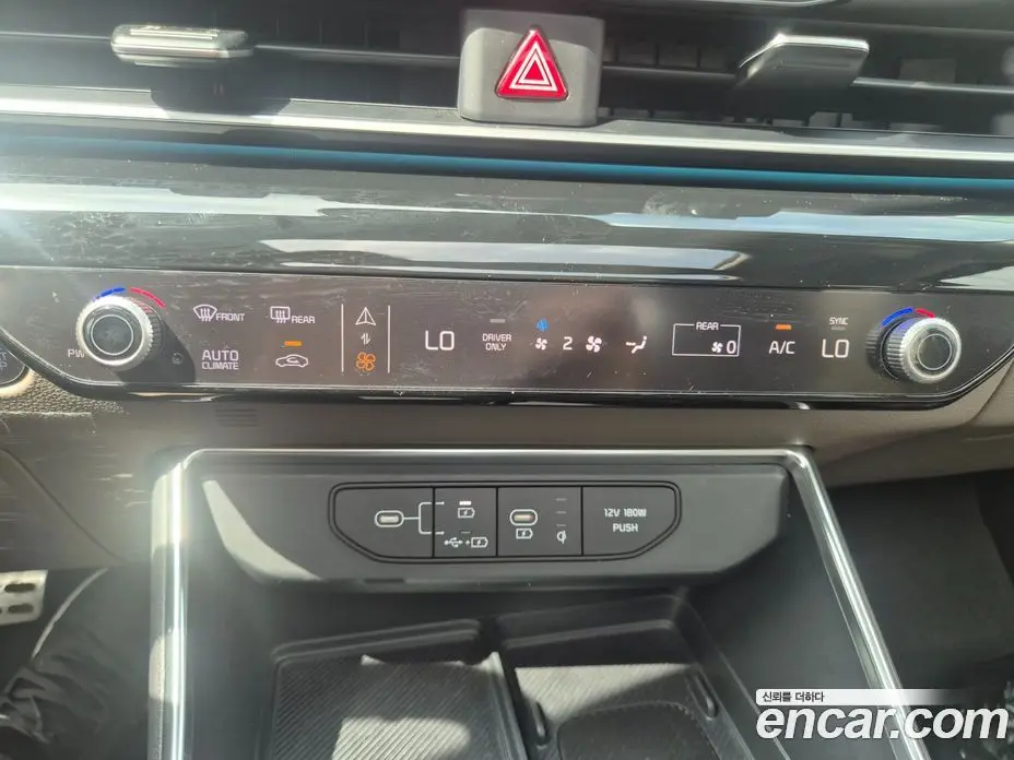 Kia Carnival 2025 1.6 автомат (гидро), фото 12 Kia Carnival 2025 1.6 автомат (гидро), фото 12