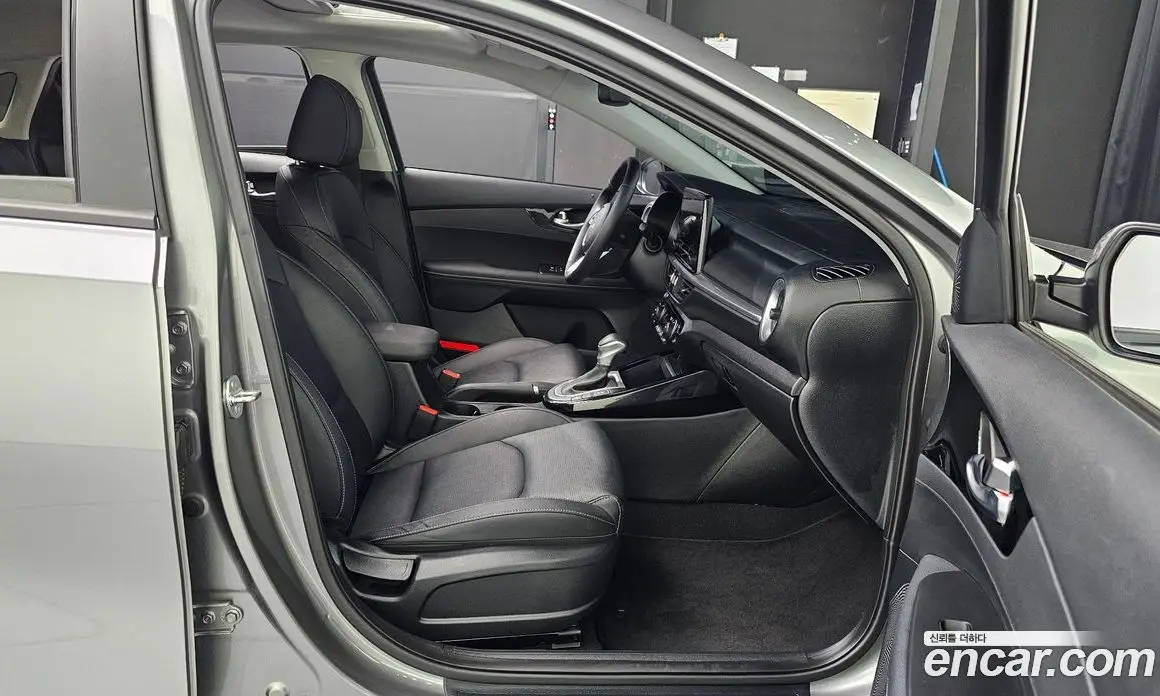 Kia K3 2024 1.6 автомат (гидро), фото 12 Kia K3 2024 1.6 автомат (гидро), фото 12