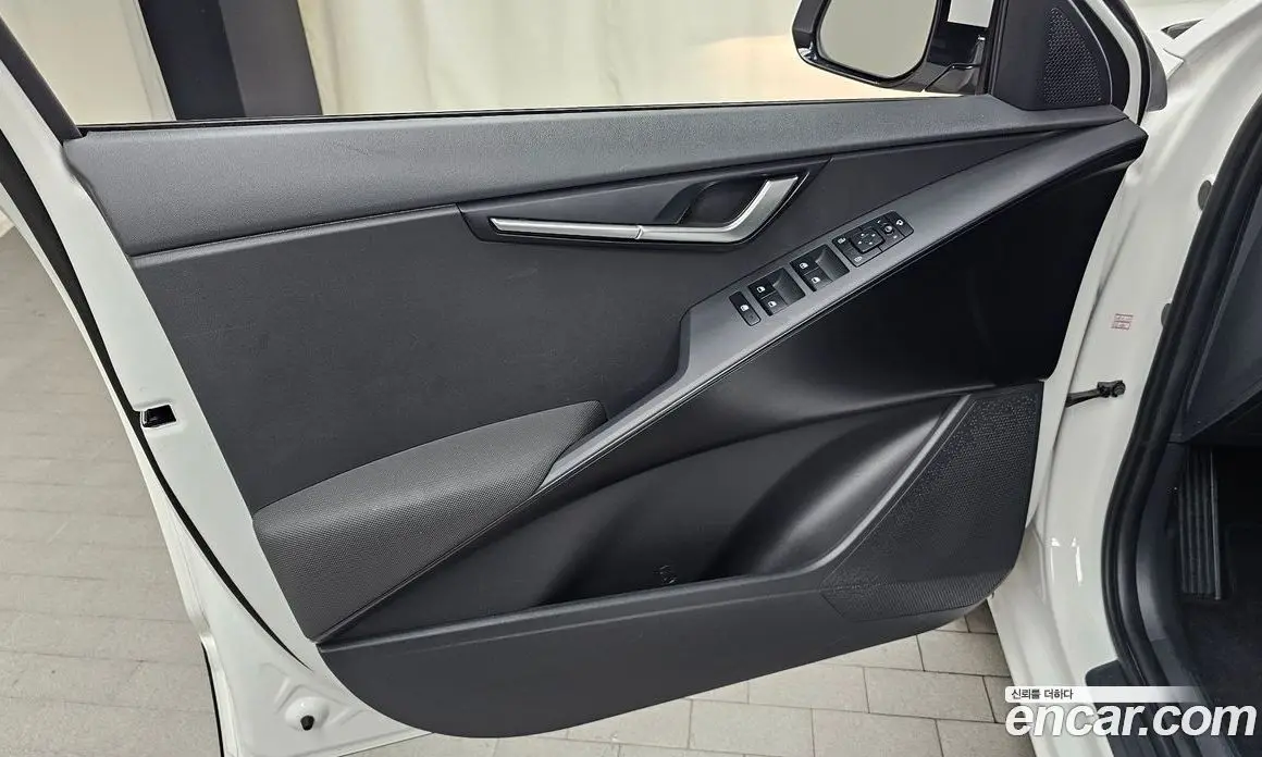 Kia Niro 2025 1.6 автомат (гидро), фото 13 Kia Niro 2025 1.6 автомат (гидро), фото 13