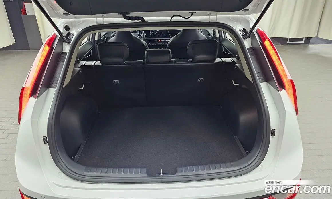 Kia Niro 2025 1.6 автомат (гидро), фото 21 Kia Niro 2025 1.6 автомат (гидро), фото 21
