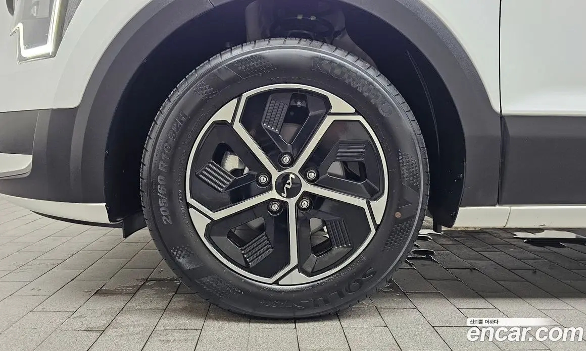 Kia Niro 2025 1.6 автомат (гидро), фото 4 Kia Niro 2025 1.6 автомат (гидро), фото 4