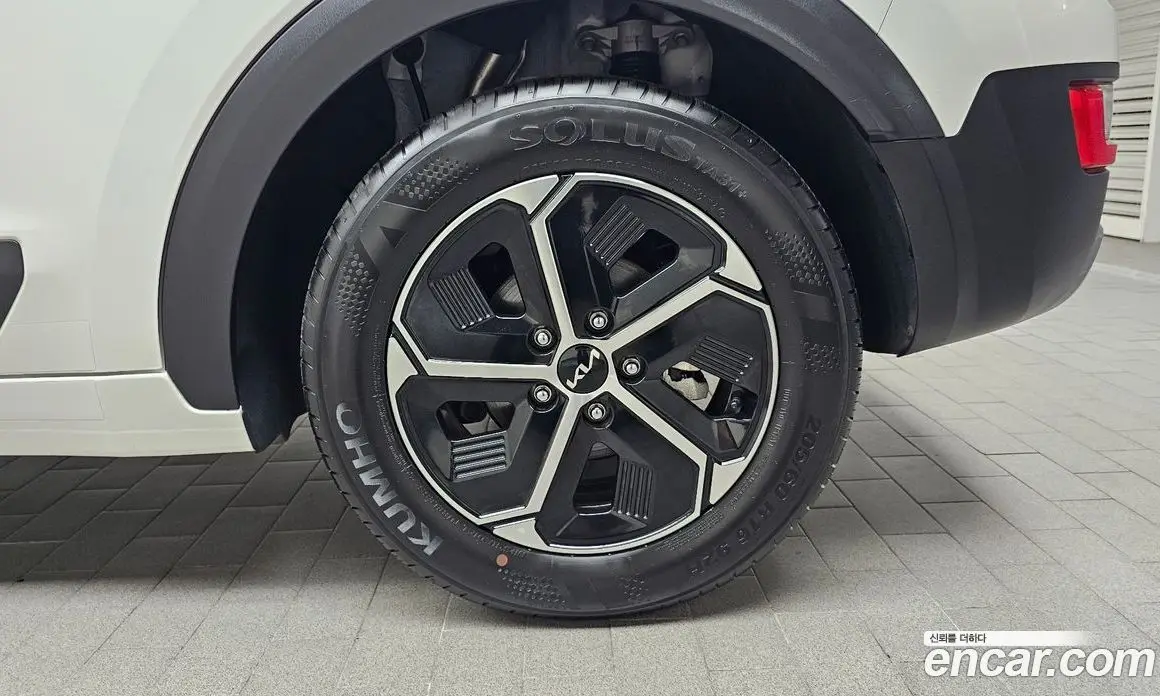 Kia Niro 2025 1.6 автомат (гидро), фото 6 Kia Niro 2025 1.6 автомат (гидро), фото 6