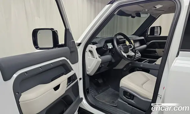 Land Rover Defender 2022 3.0 автомат (гидро), миниатюра 12