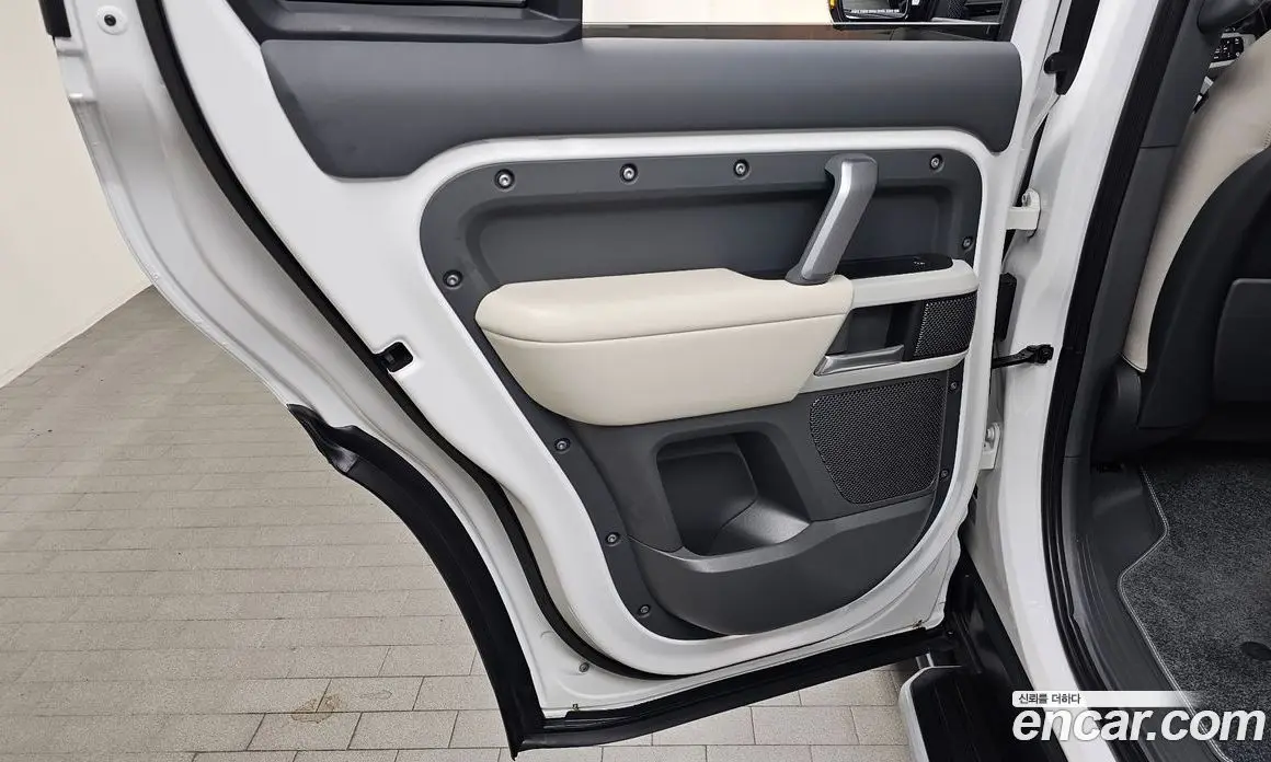 Land Rover Defender 2022 3.0 автомат (гидро), фото 14 Land Rover Defender 2022 3.0 автомат (гидро), фото 14