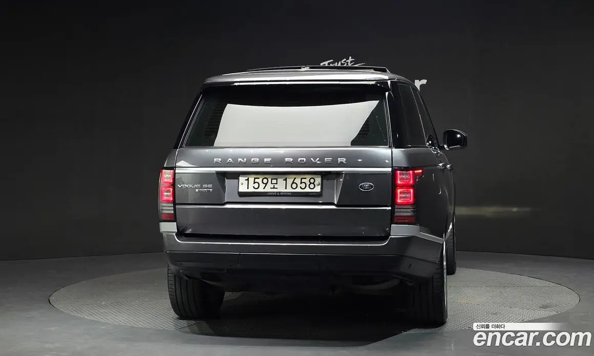 Land Rover Range Rover 2016 4.4 автомат (гидро), фото 4 Land Rover Range Rover 2016 4.4 автомат (гидро), фото 4