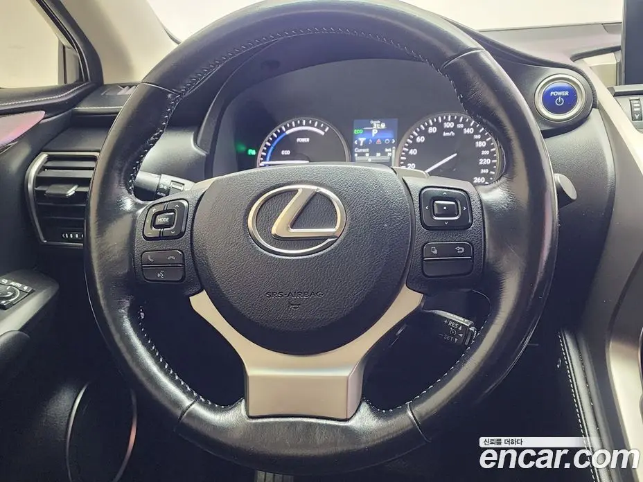 Lexus NX 2016 2.5 автомат (гидро), фото 5 Lexus NX 2016 2.5 автомат (гидро), фото 5