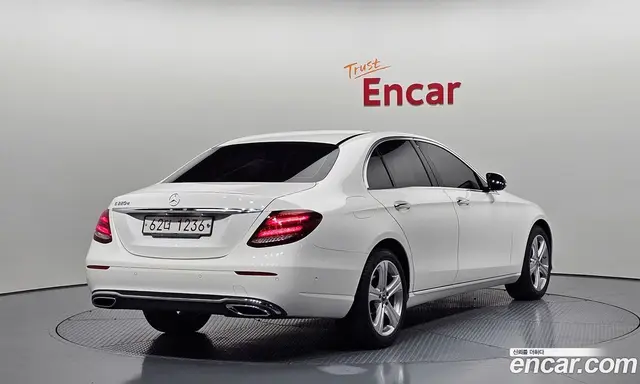 Mercedes-Benz E-Class 2018 1.9 автомат (гидро), миниатюра 1 Mercedes-Benz E-Class 2018 1.9 автомат (гидро), миниатюра 1