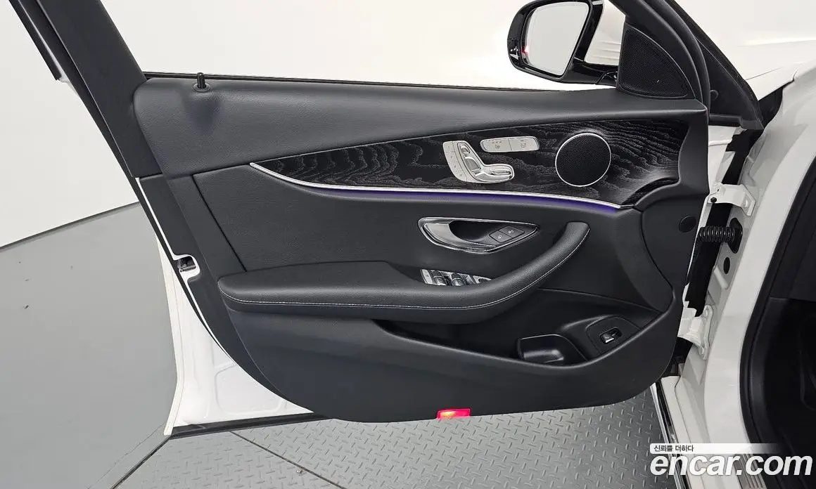 Mercedes-Benz E-Class 2018 1.9 автомат (гидро), фото 13 Mercedes-Benz E-Class 2018 1.9 автомат (гидро), фото 13