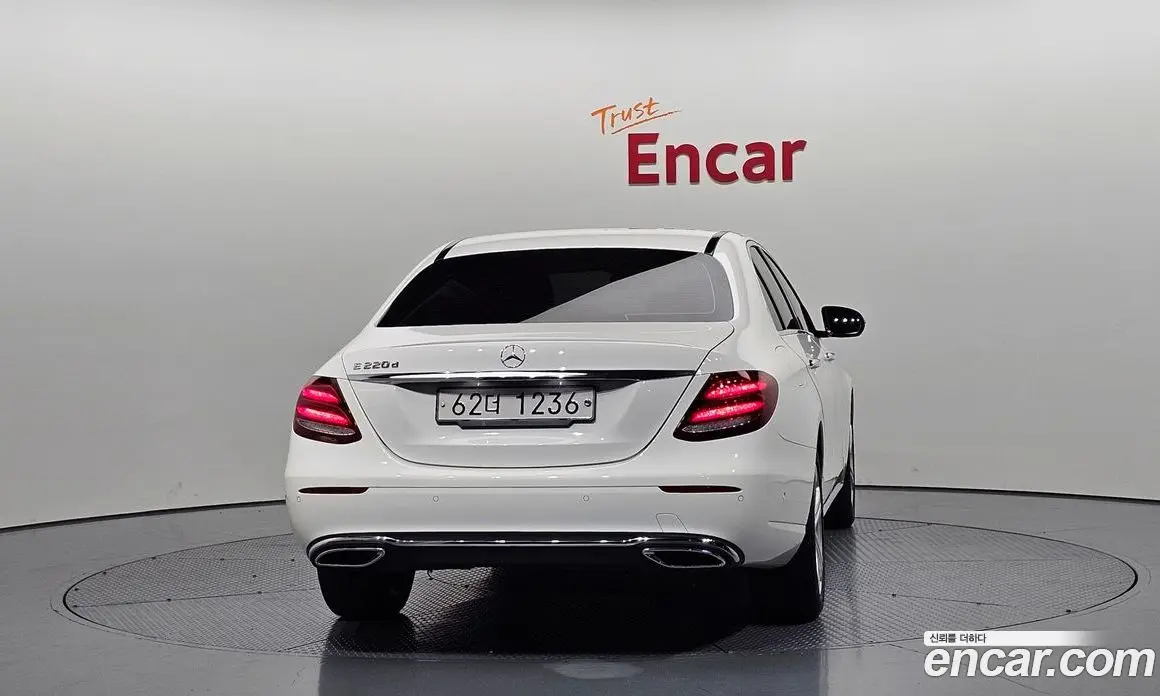 Mercedes-Benz E-Class 2018 1.9 автомат (гидро), фото 3 Mercedes-Benz E-Class 2018 1.9 автомат (гидро), фото 3
